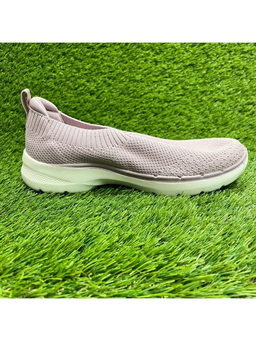 Skechers Go Walk 6-Stunning View Womens Size 7D Mauve Running Shoes Sneakers